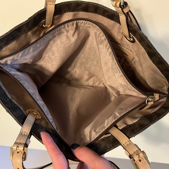 Michael Kors | Jet Set | East West Tote - Picture 7 of 11